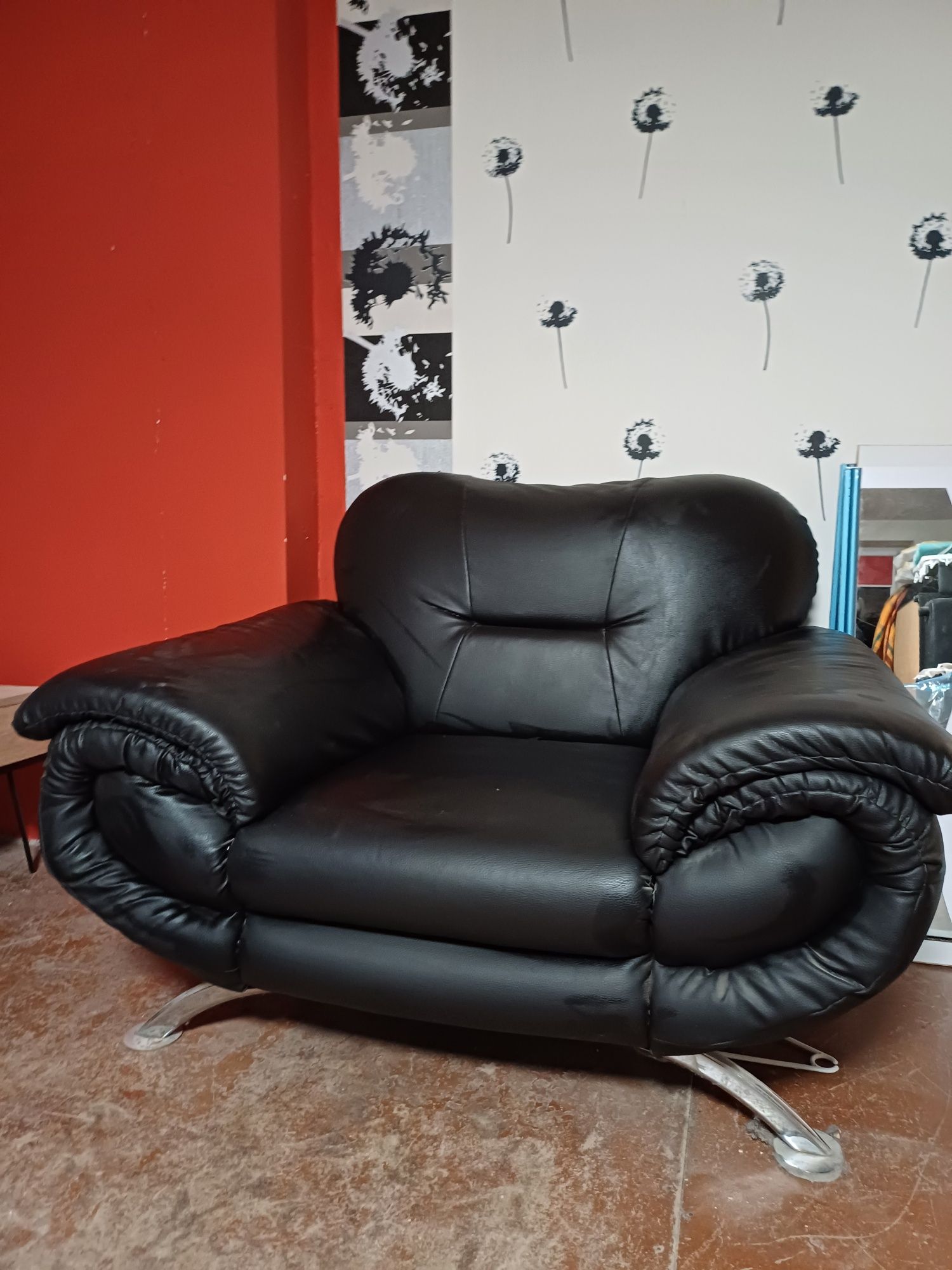 Fotel czarny z ekoskóry