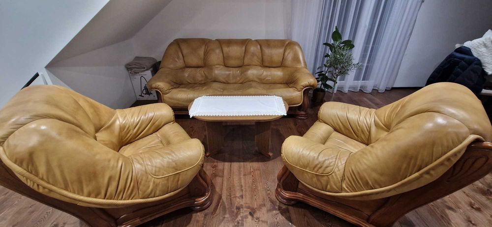 Zestaw mebli skórzanych sofa + dwa fotele . 3/1/1 stan bardzo dobry