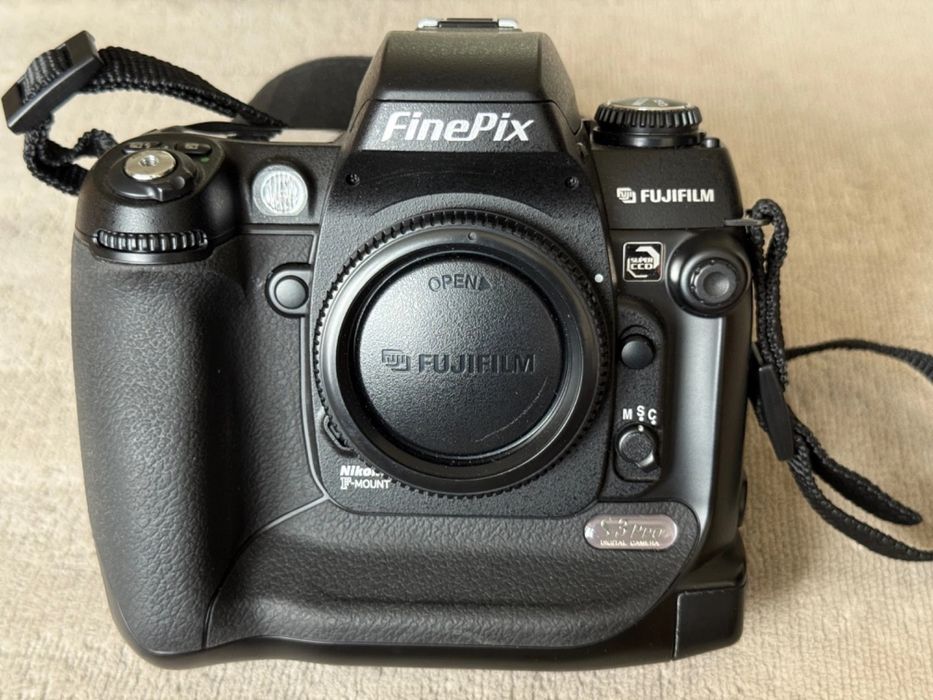 Fujifilm fine pix s3 pro (nikon f)