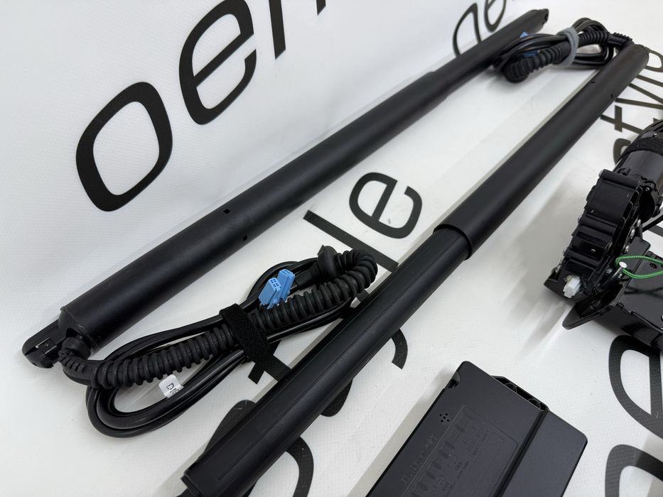 Доводчик багажника Mercedes W447 Vito Metris V-Class