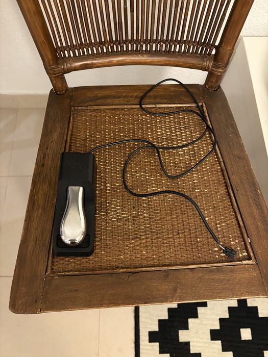 Piano digital Korg B1 em excelentes condições