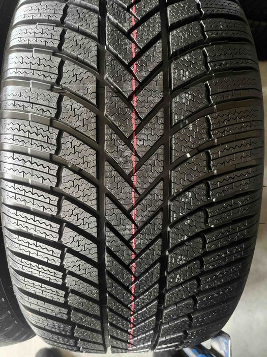 255/40/18+225/45/18 R18 Bridgestone Blizzak LM005 4шт нові зима