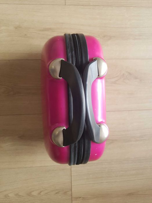 NOWY KUFEREK podróżny na kosmetyki