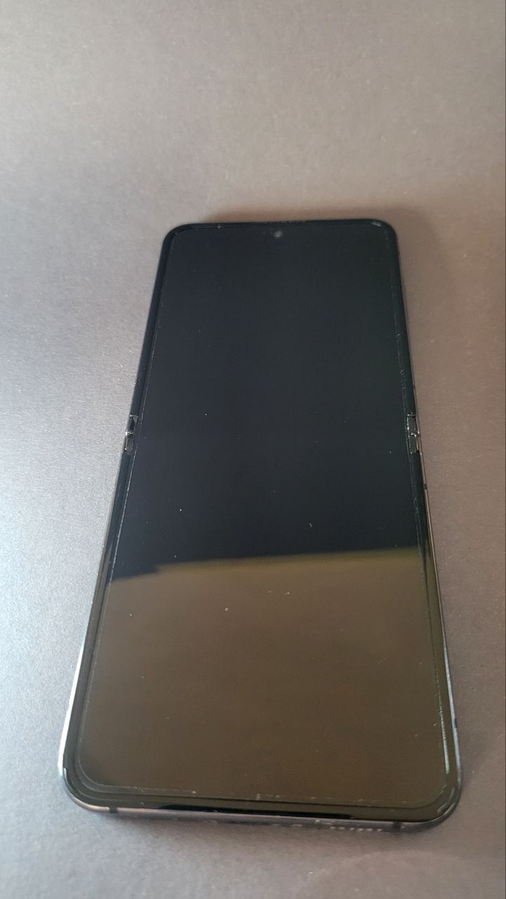 02 Samsung FLIP 5 256 gb Snapdragon гарний стан зовні Нюанс з дисплеєм