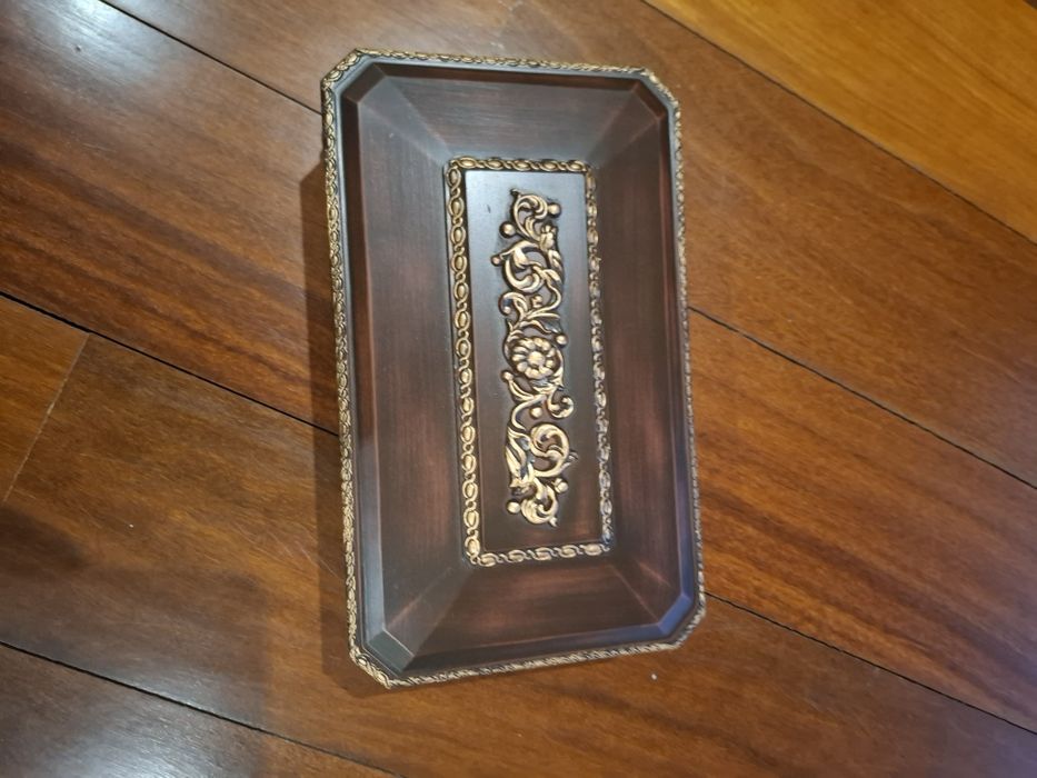 Caixa decorativa em madeira