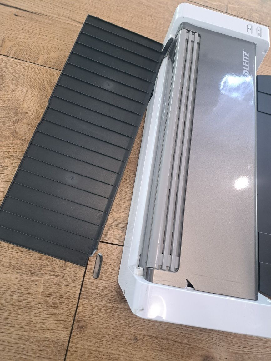 Laminarka Leitz iLAM Touch A3