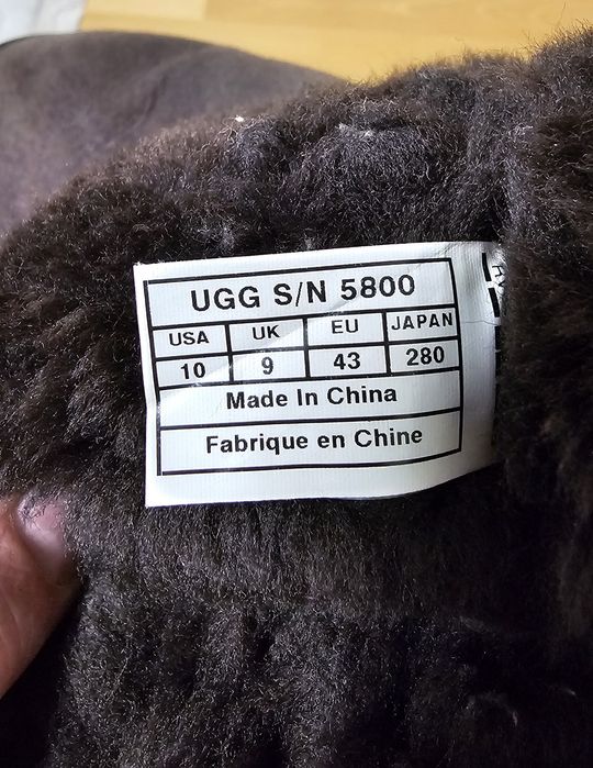 Продам сапожки UGG 43р