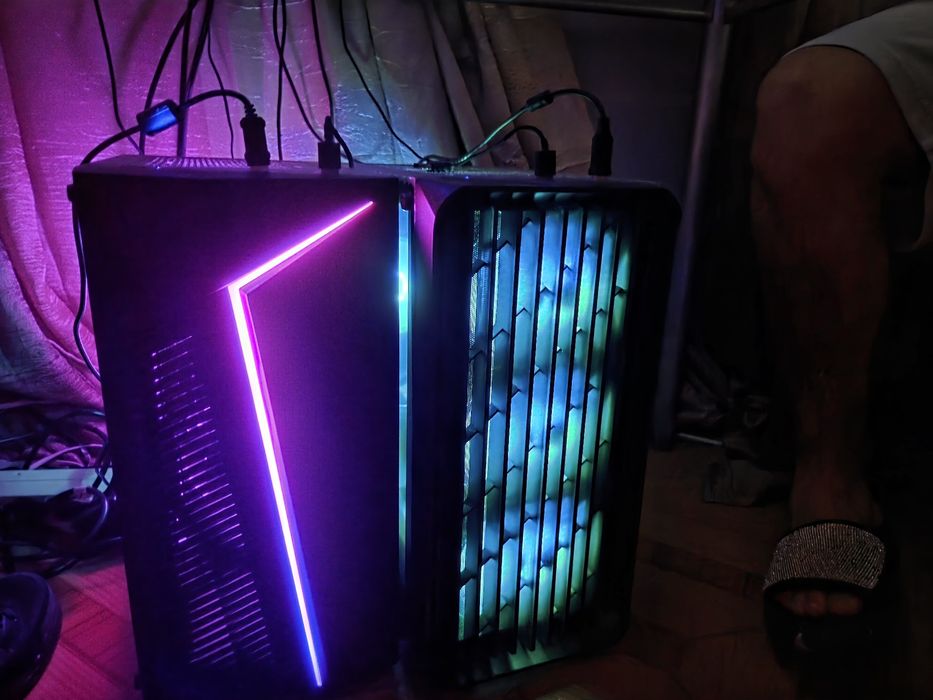 Duas torres gamer para venda