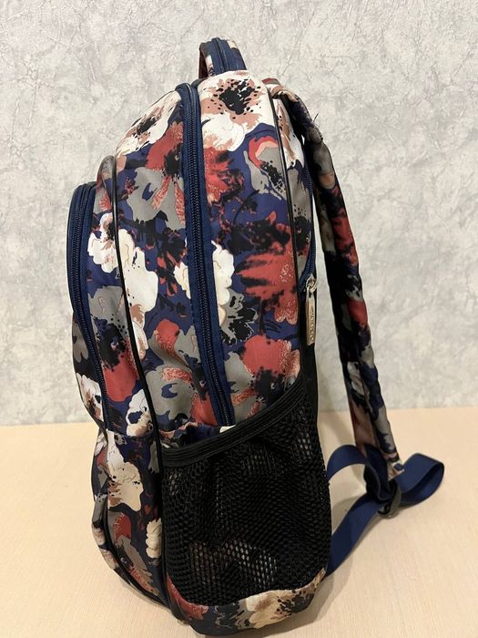 Дівочий рюкзак з квітами