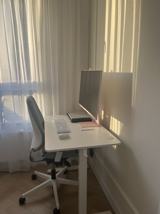 Fotel obrotowy regulowany biurowy