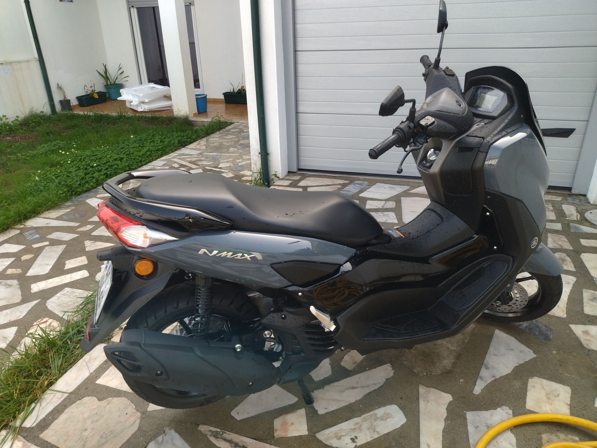 N Max 125 poucos km