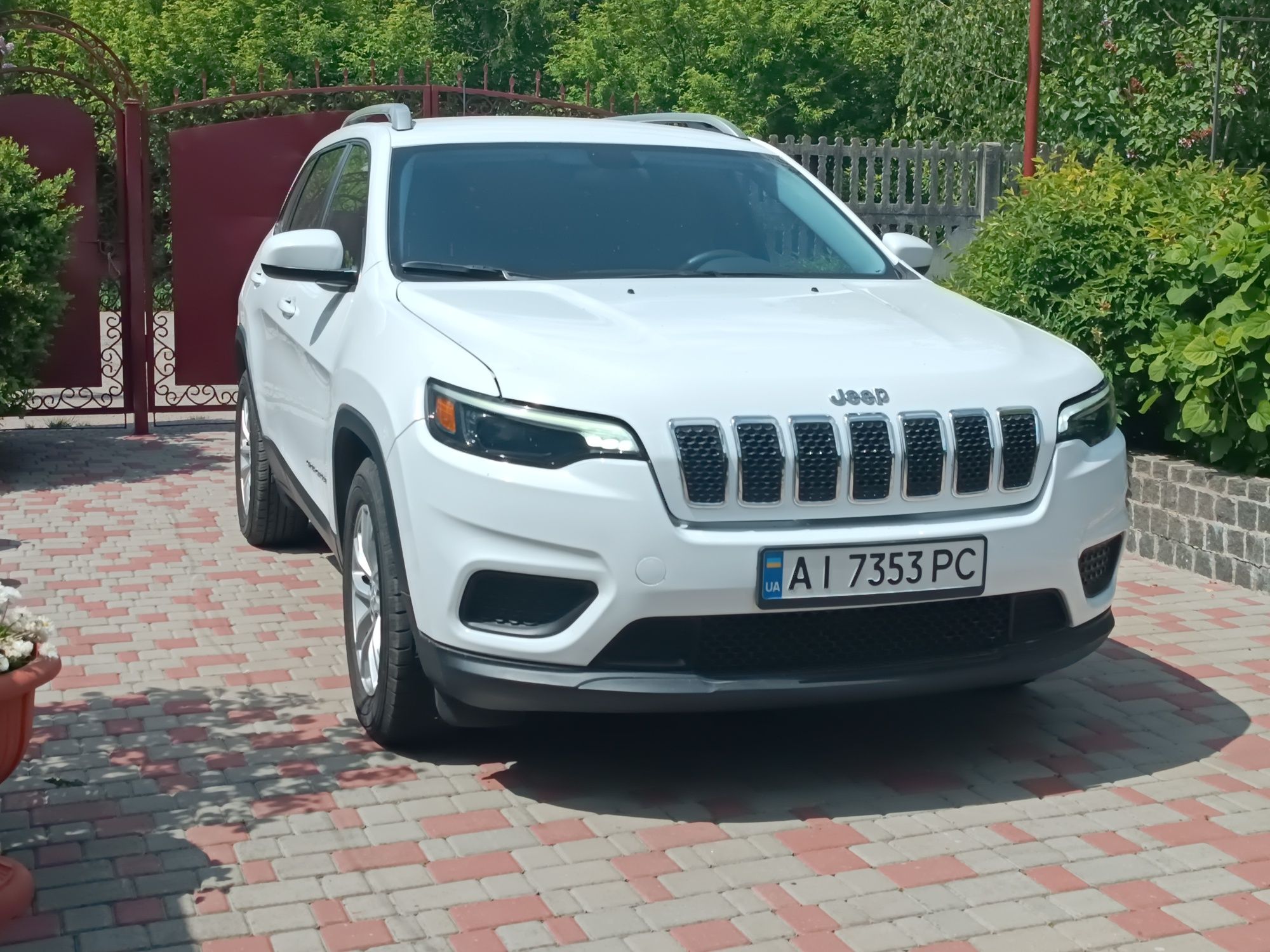 Jeep Cherokee 2020 ГАЗ/БЕНЗ