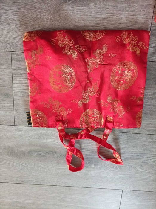 Torebka z motywem chińskich smoków