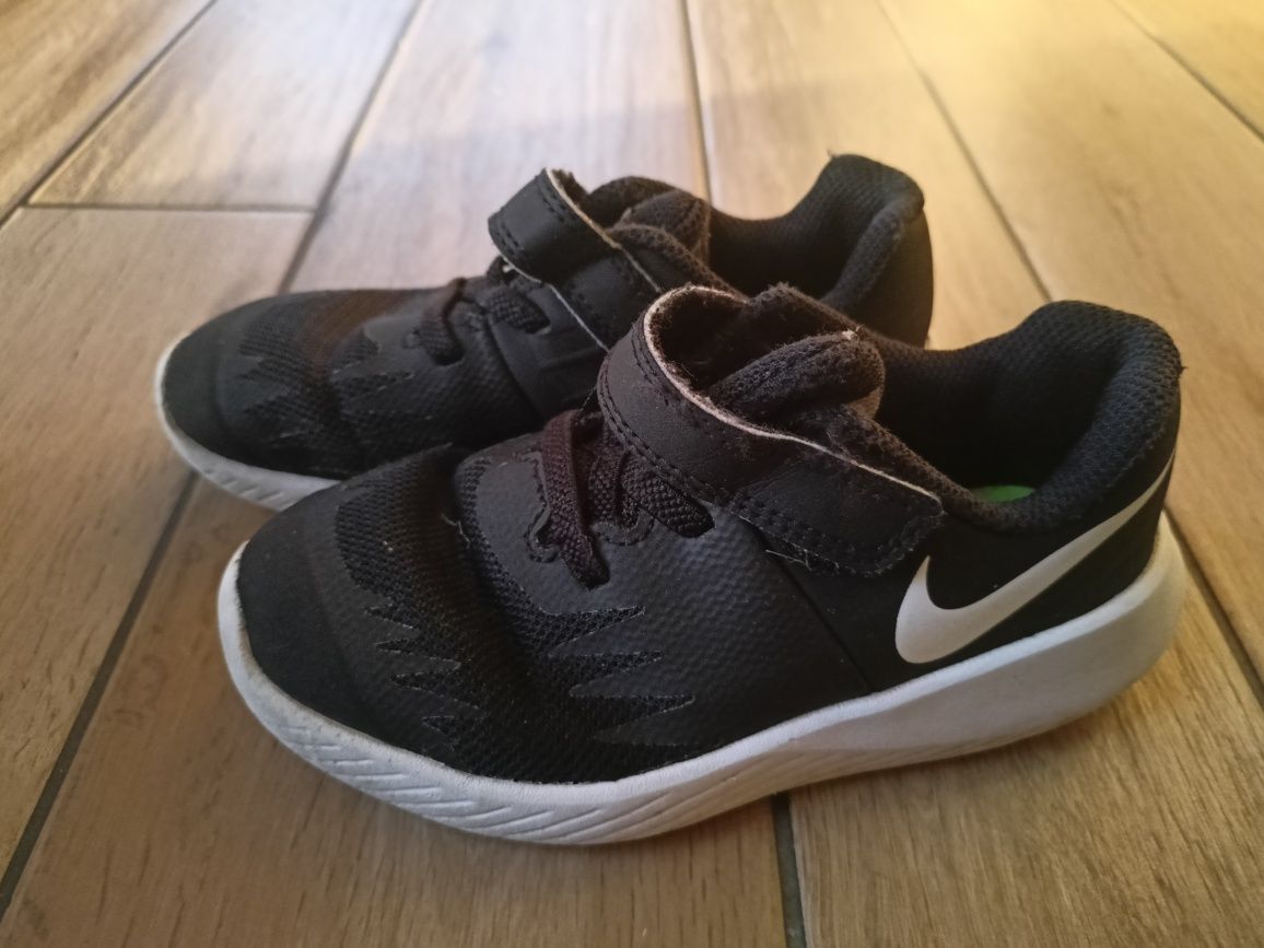 Buty dla dziecka Nike 26