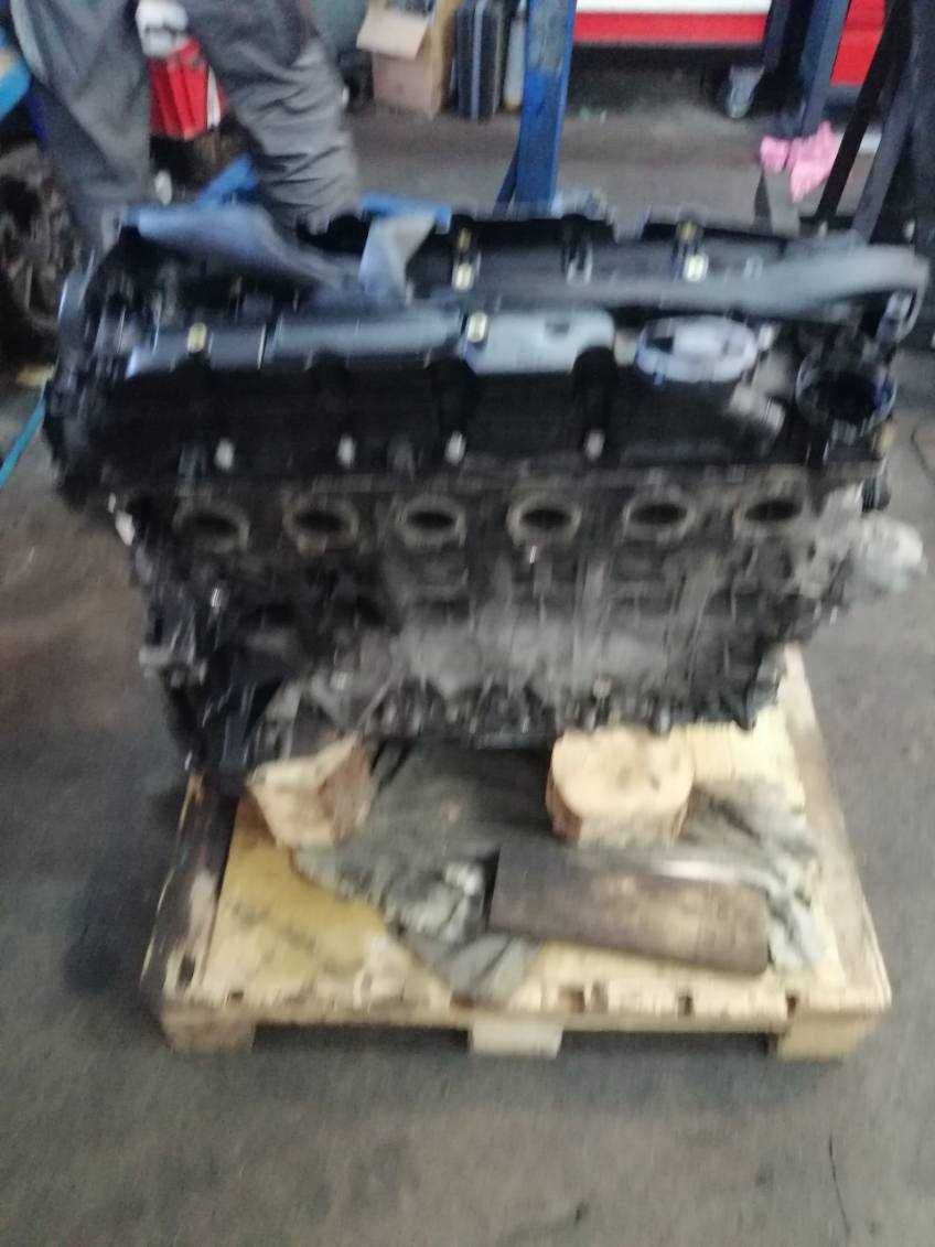 SILNIK GŁOWICA BMW F11 3.0 D 313 km 2014 r uszkodzona panewka