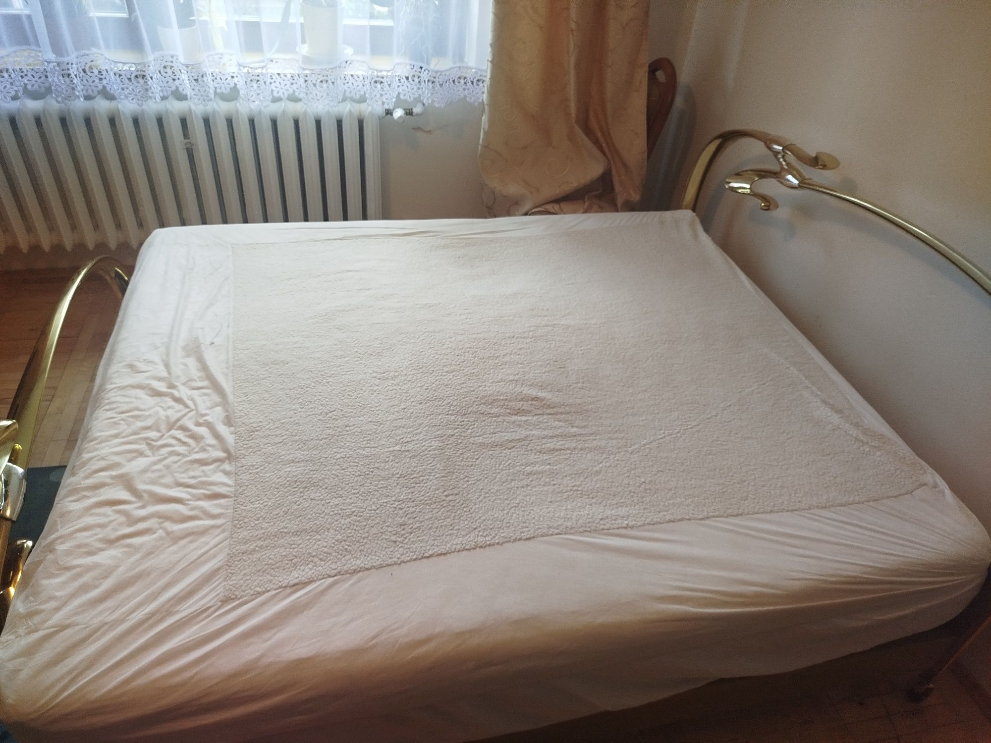 Łóżko 160x200 wraz z materacem