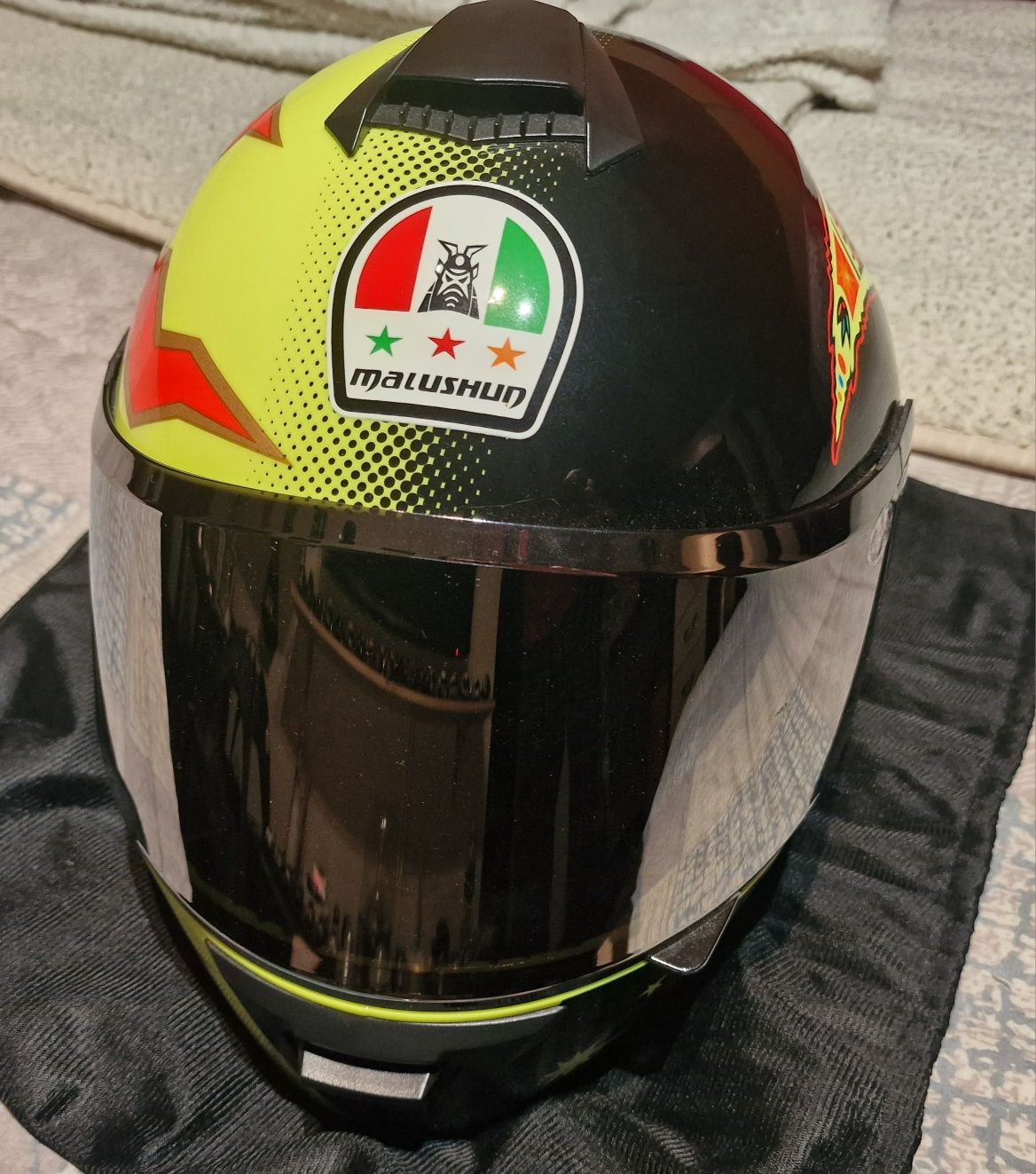 Capacete VR46 réplica XL