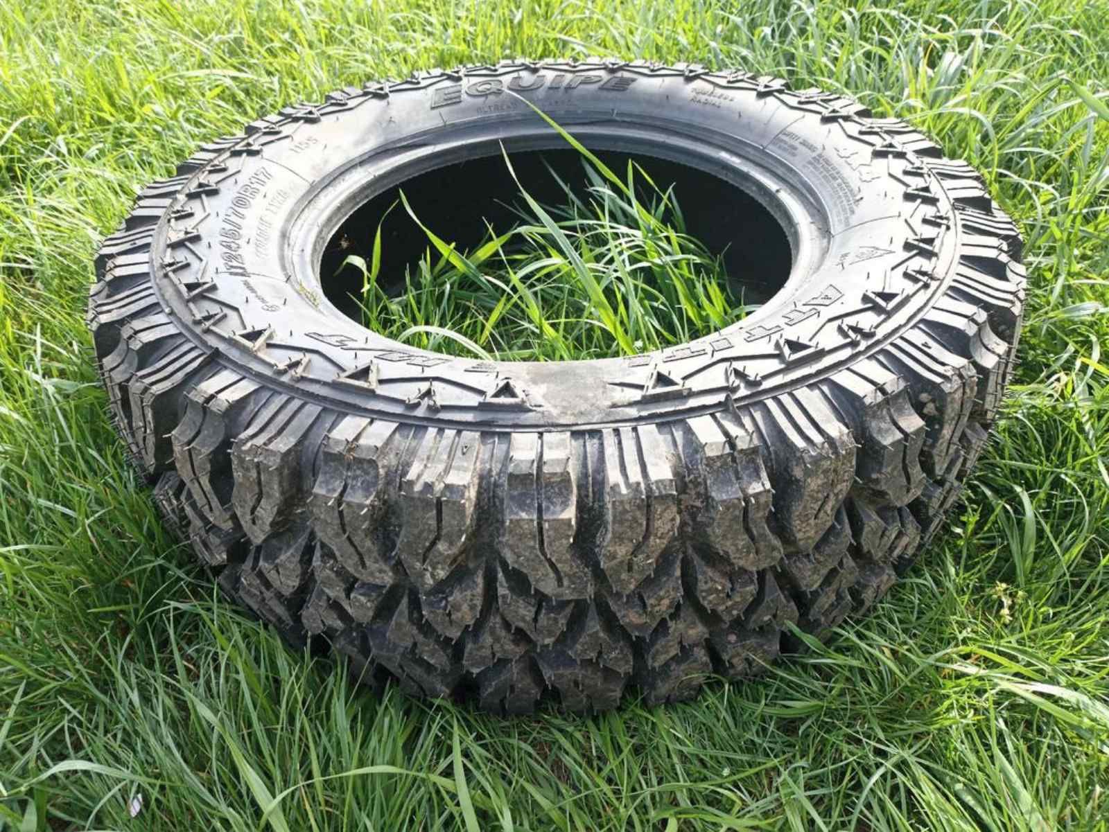 Продам колесо LT245/70R17