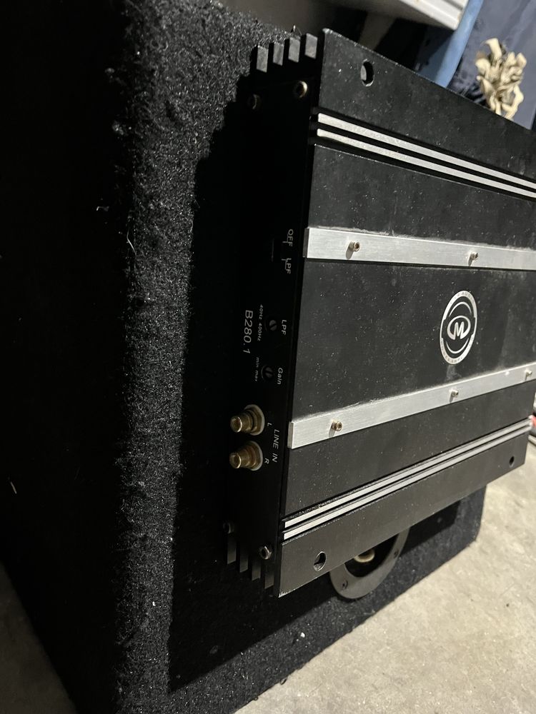 Sub jbl mais amplificador.