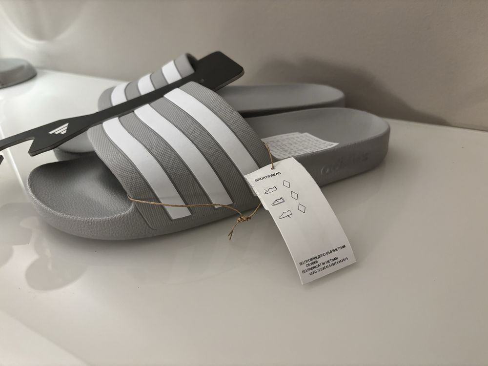 Klapki new Adidas Classic 44/45 pro
