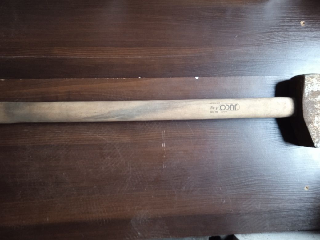 Sprzedam nowy młot 5kg