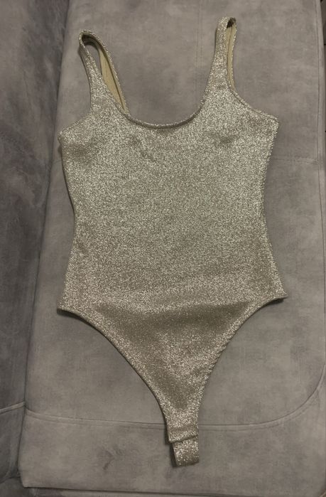 Дивовижноі краси боді xs F&F