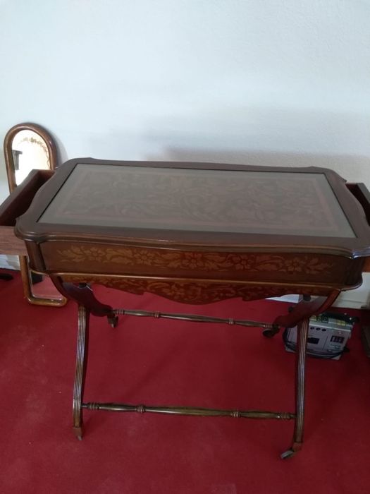 Mesa Antiga com Vidro Vintage