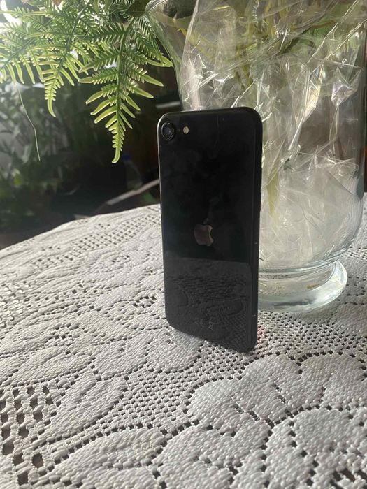 iphone SE 2020 (stan dobry)