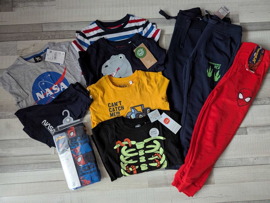 Zestaw dla chłopca r.110-116 - spodnie, dresy, bluzki, piżama. Nowe