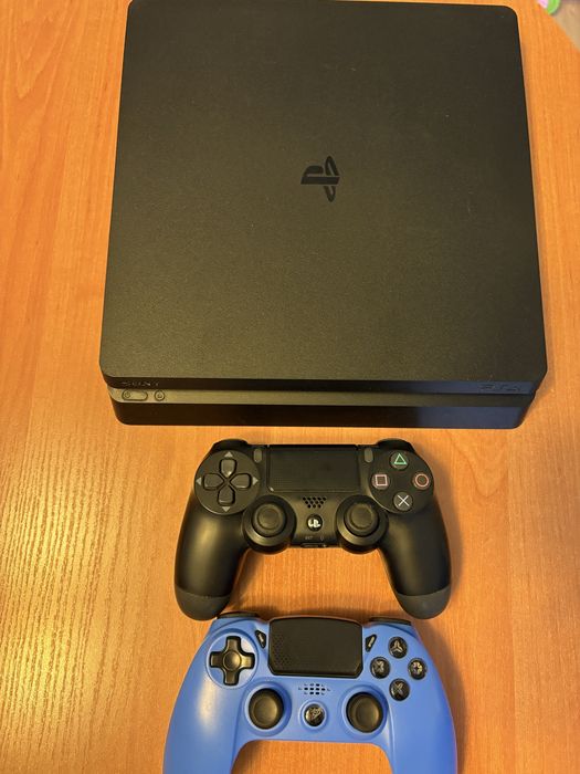 Sprzedam ps4 z 2 padami