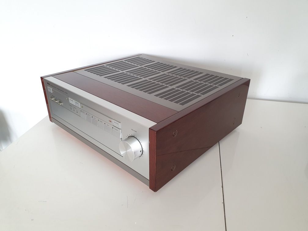 Yamaha A-2000 , wzmacniacz stereo . Top