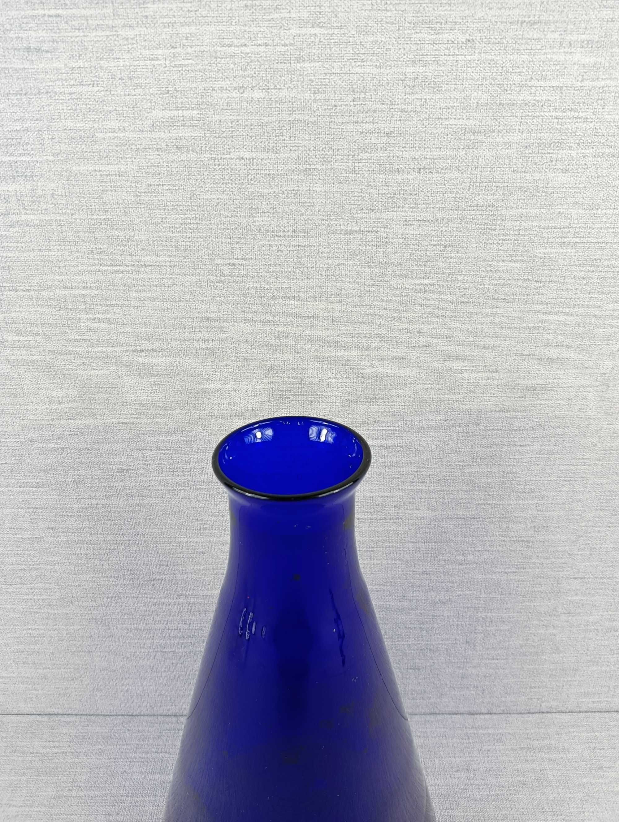 Szklany kobaltowy wazon na kwiaty Retro szkło Vintage 21 cm