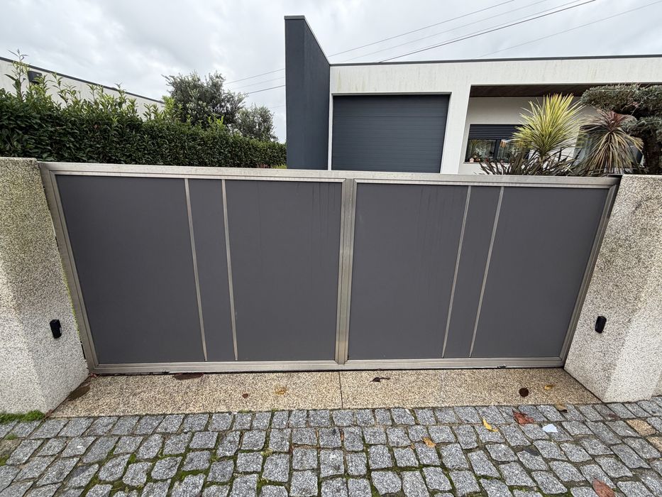 Vendo portoes em inox