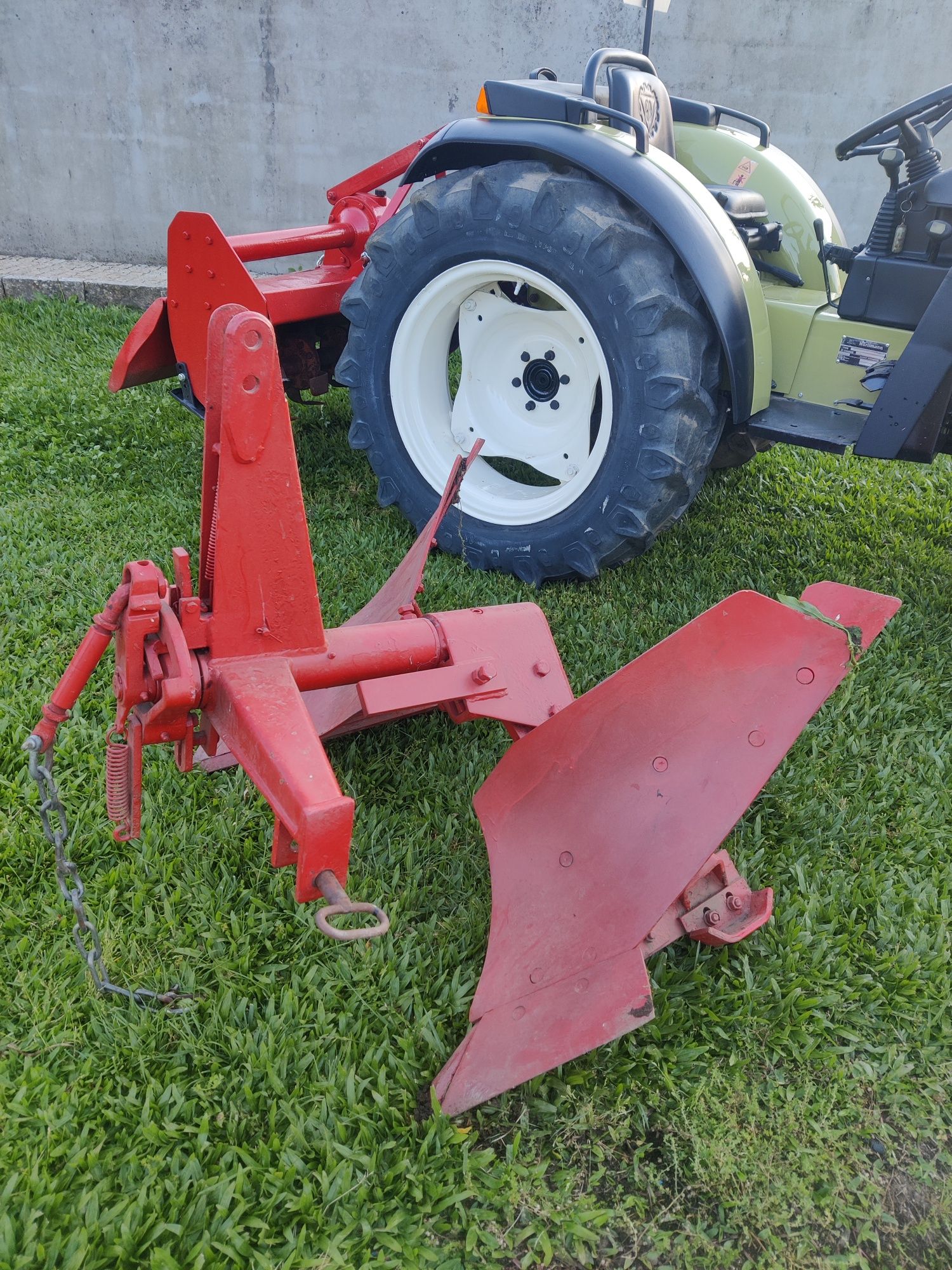 Trator Hurlimann /frese charrua