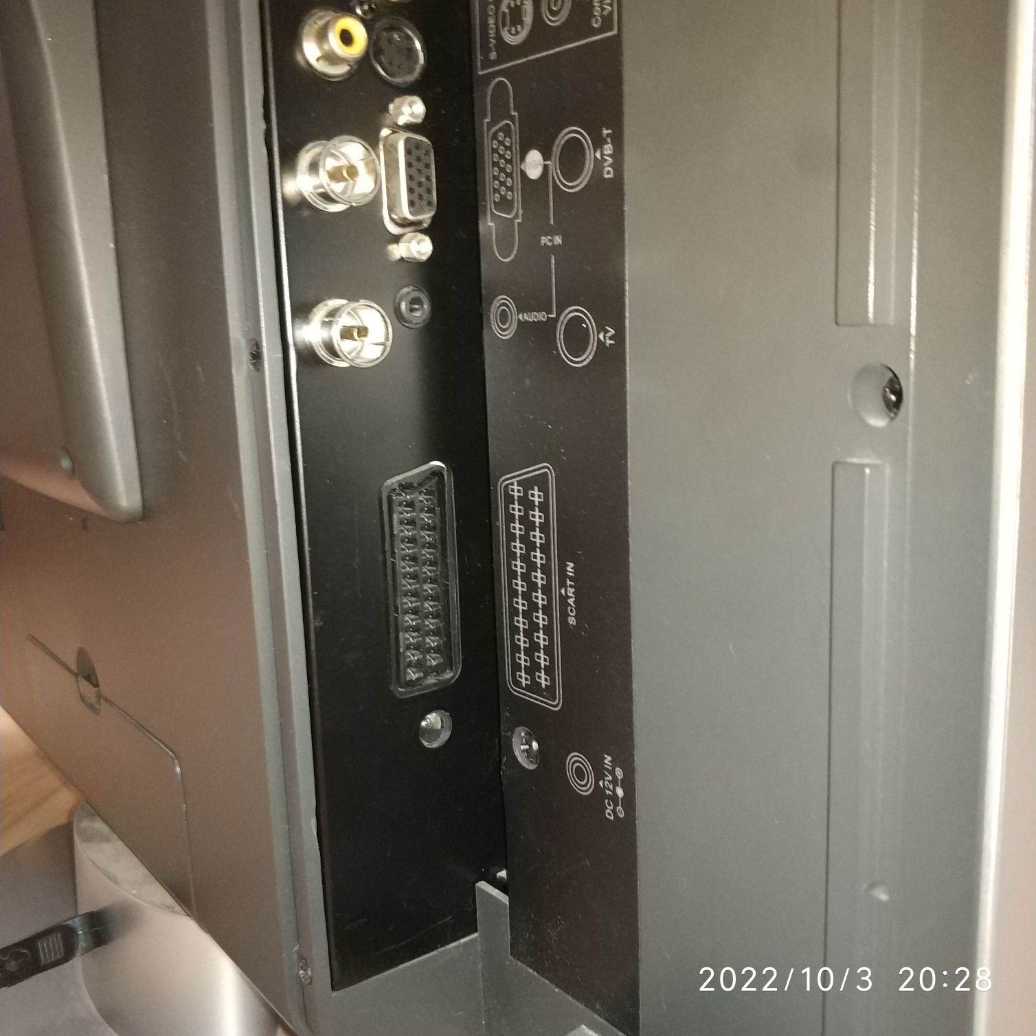 Telewizor 19" z DVD na 12V DC (samochód przyczepa)) SCART VGA