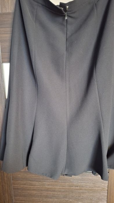 Продам спідницю чорну