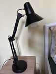 Lampa biurkowa regulowana