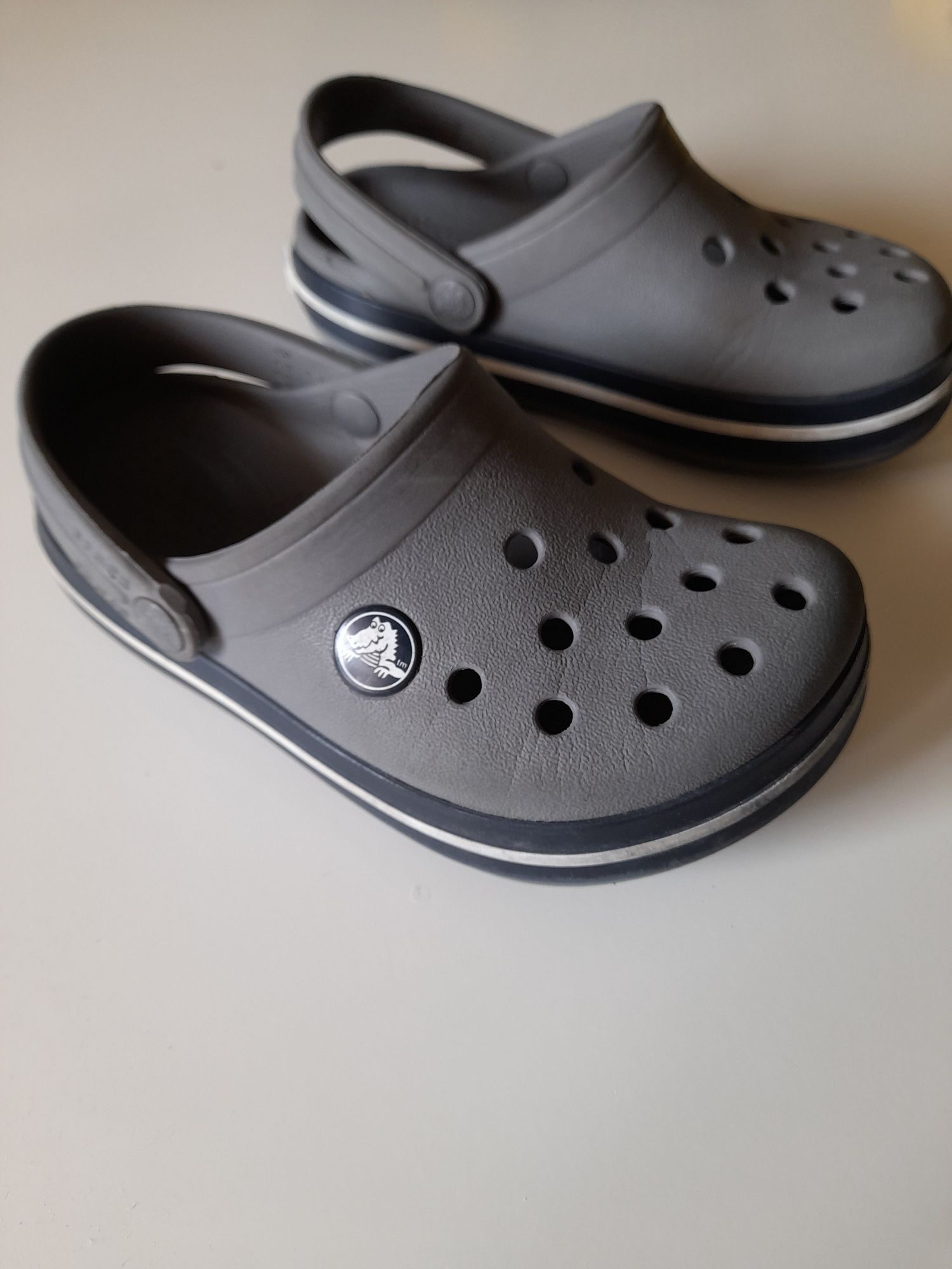 Crocs criança...