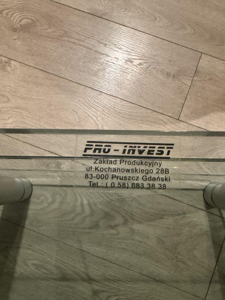 Stolik szklany pod telewizor