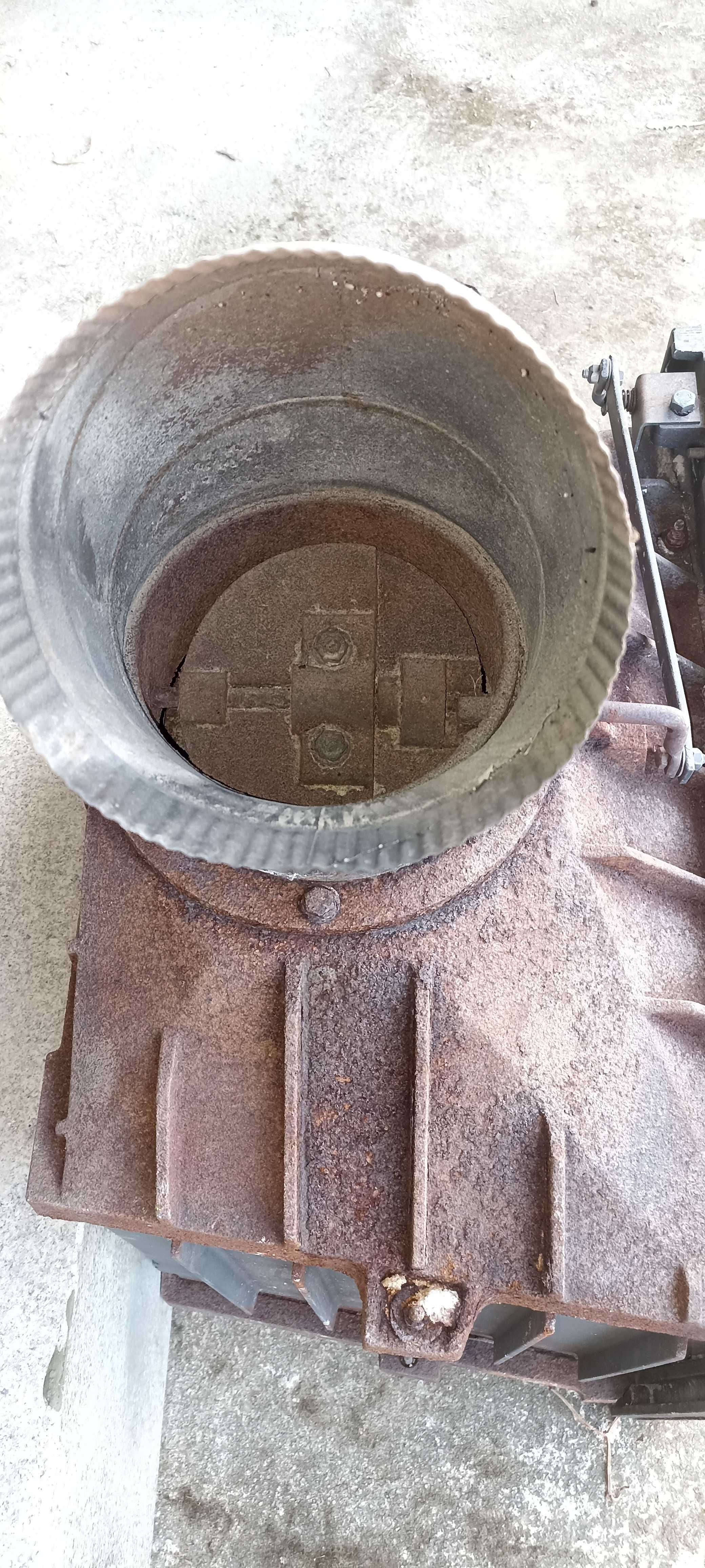 Lareira com recuperador de calor em ferro fundido