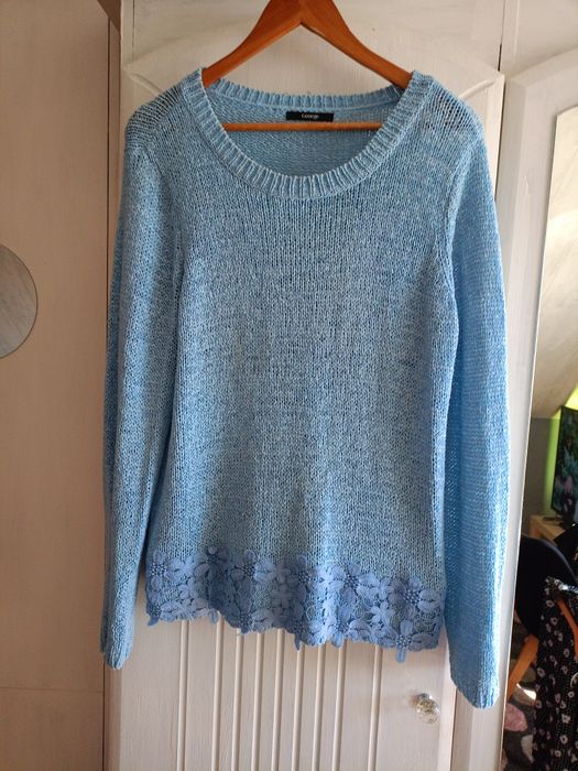 Błękitny sweterek