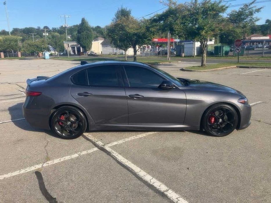 Alfa Romeo Giulia Veloce      2022