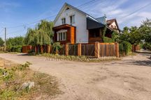 Продаж будинку на березі Дніпра 3 спальні 300 м2 Осокорки