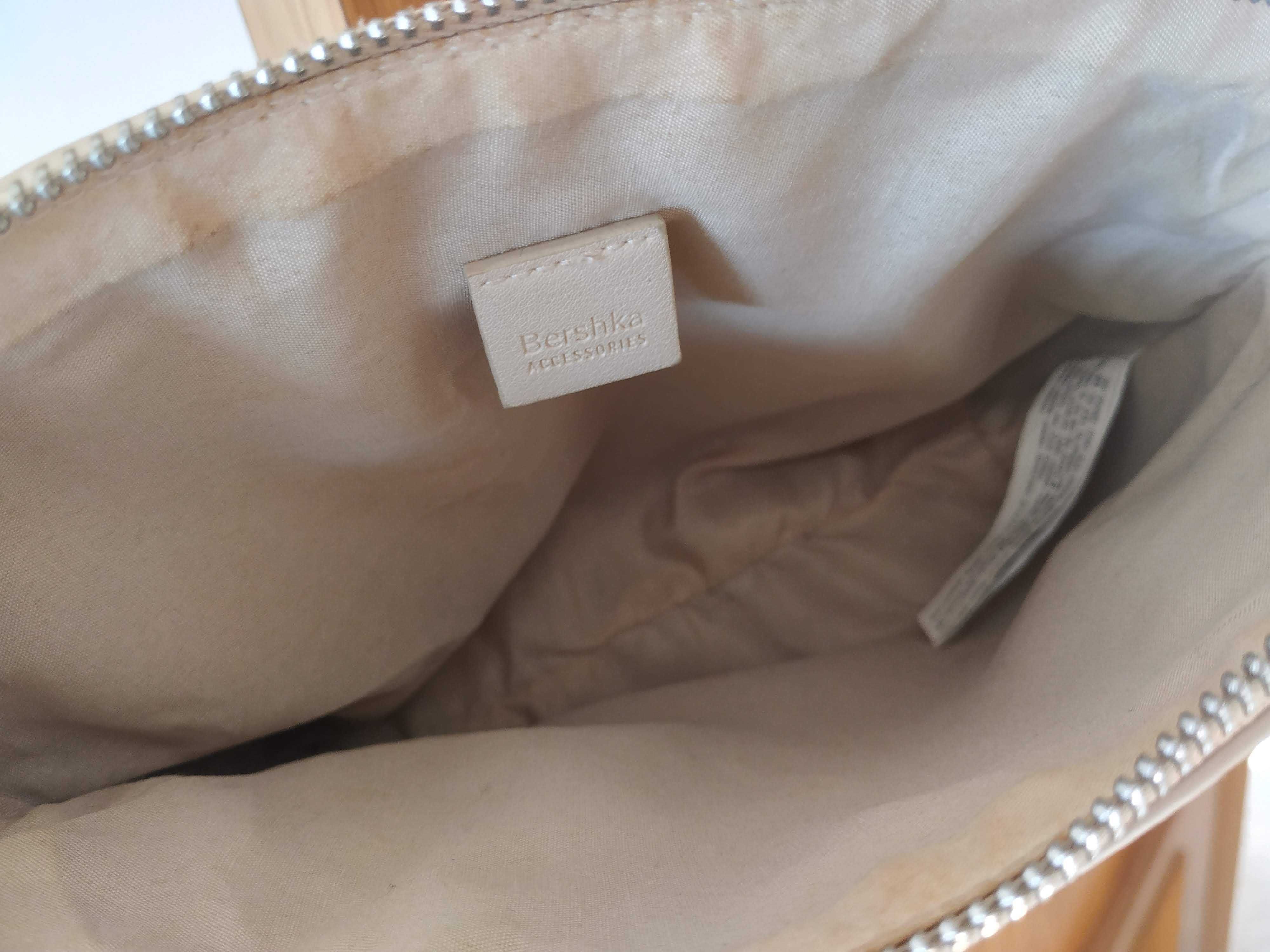Mala bege Bershka