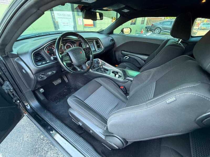2021 Dodge Challenger SXT