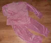 r. 116 Ciepła różowa piżamka dla dziewczynki