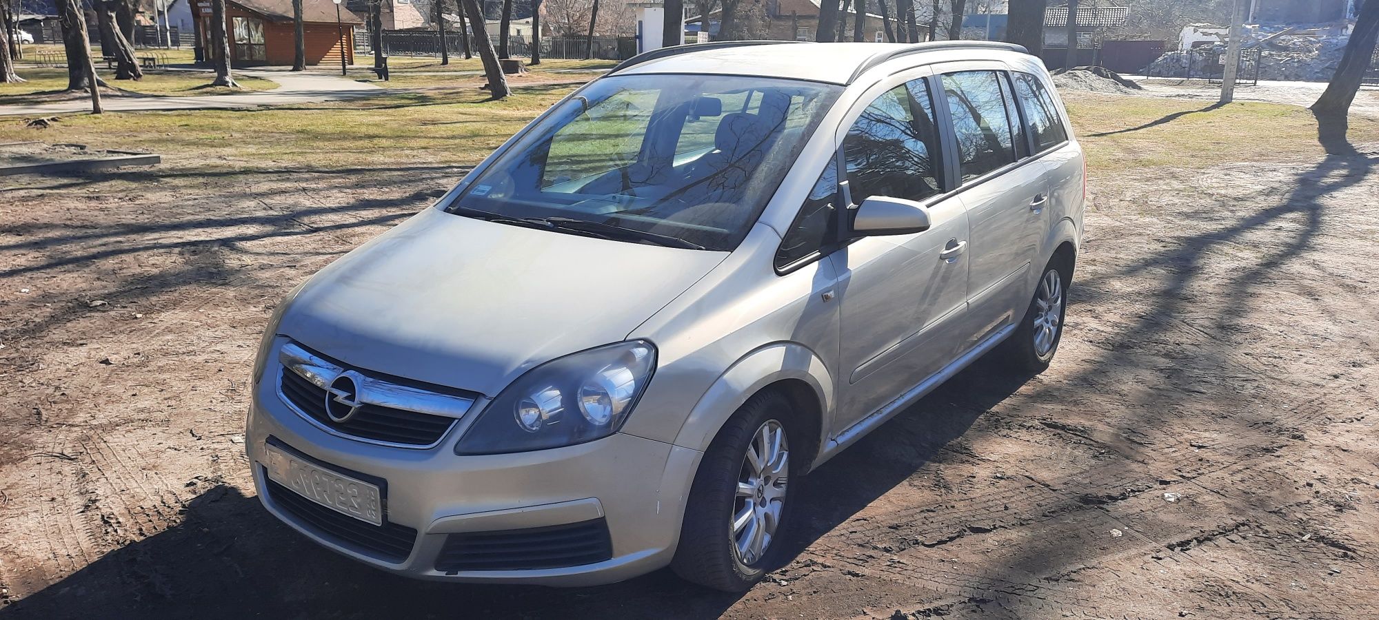 Opel Zafira 3 поколение