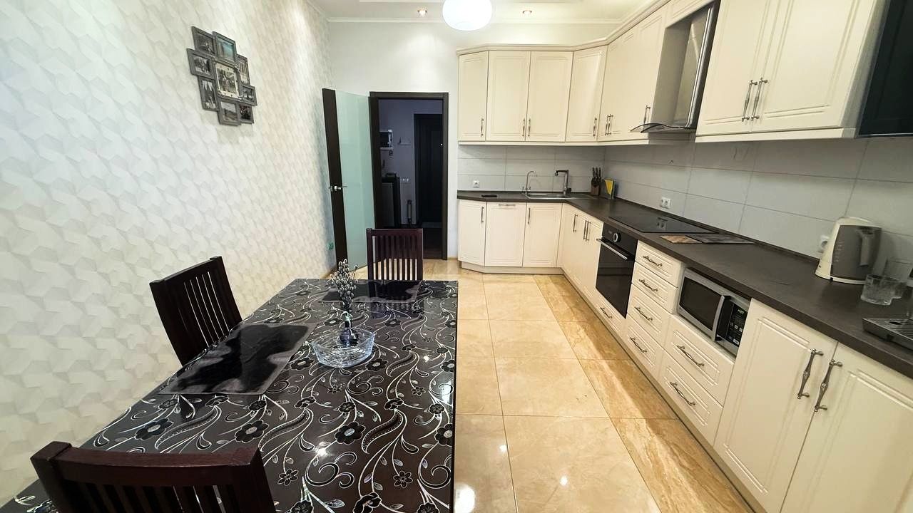 Впервые продам 2 ком квартиру с ремонтом в новострое на Алексеевке.L