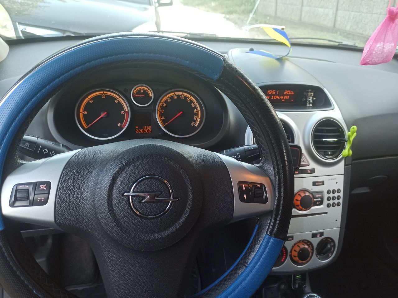 Продам Opel Corsa D