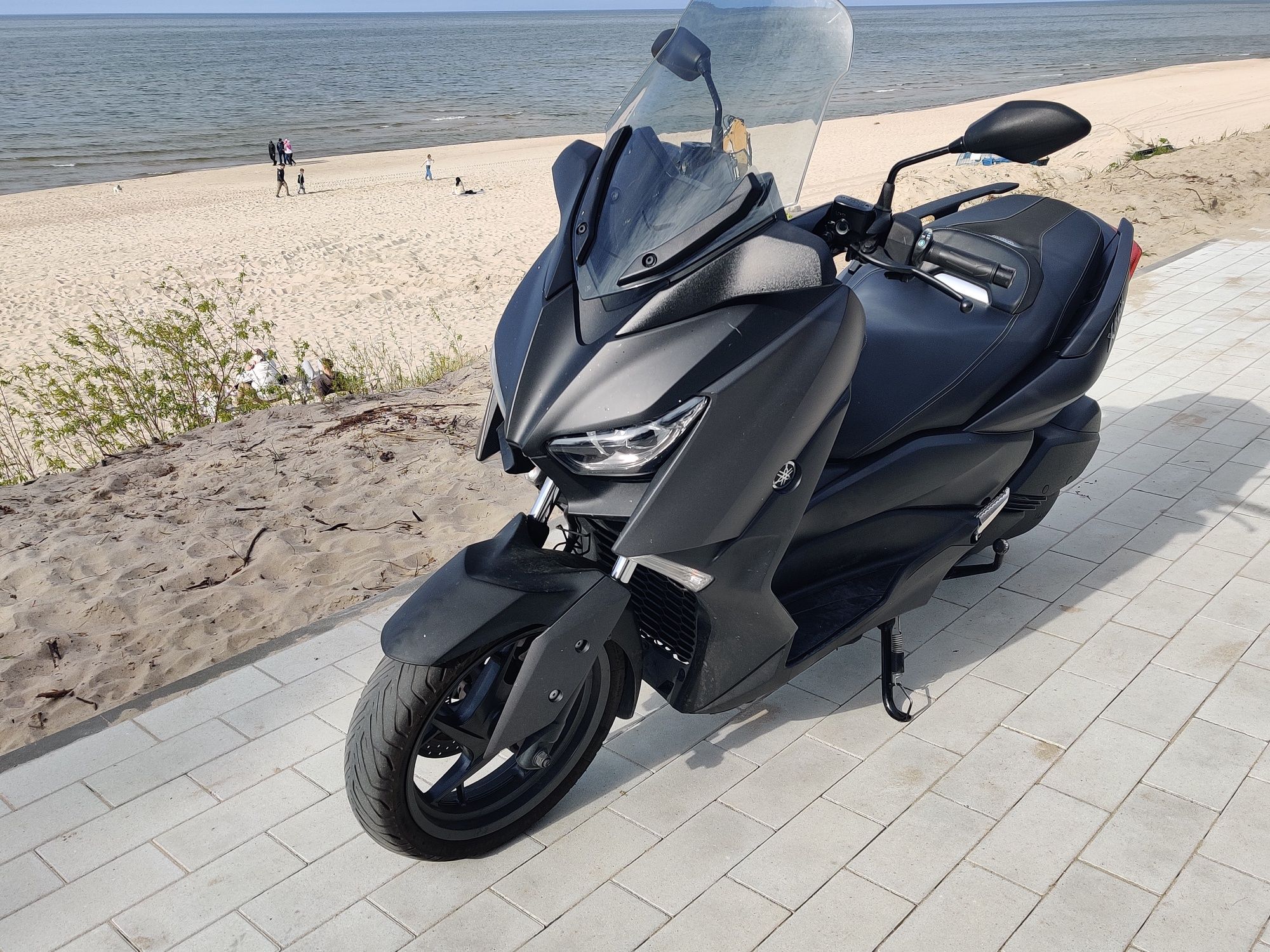 Yamaha x Max 300
